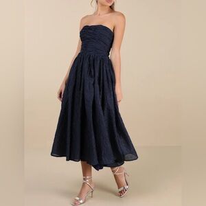 Lulus NWT “Analeia Dark Navy Jacquard” Lace-Up Strapless Midi Dress, Size Medium